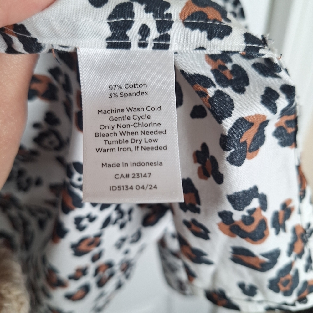 Talbots Non-Iron Popover - Luxuriant Leopard Size 2X - Picture 7 of 7